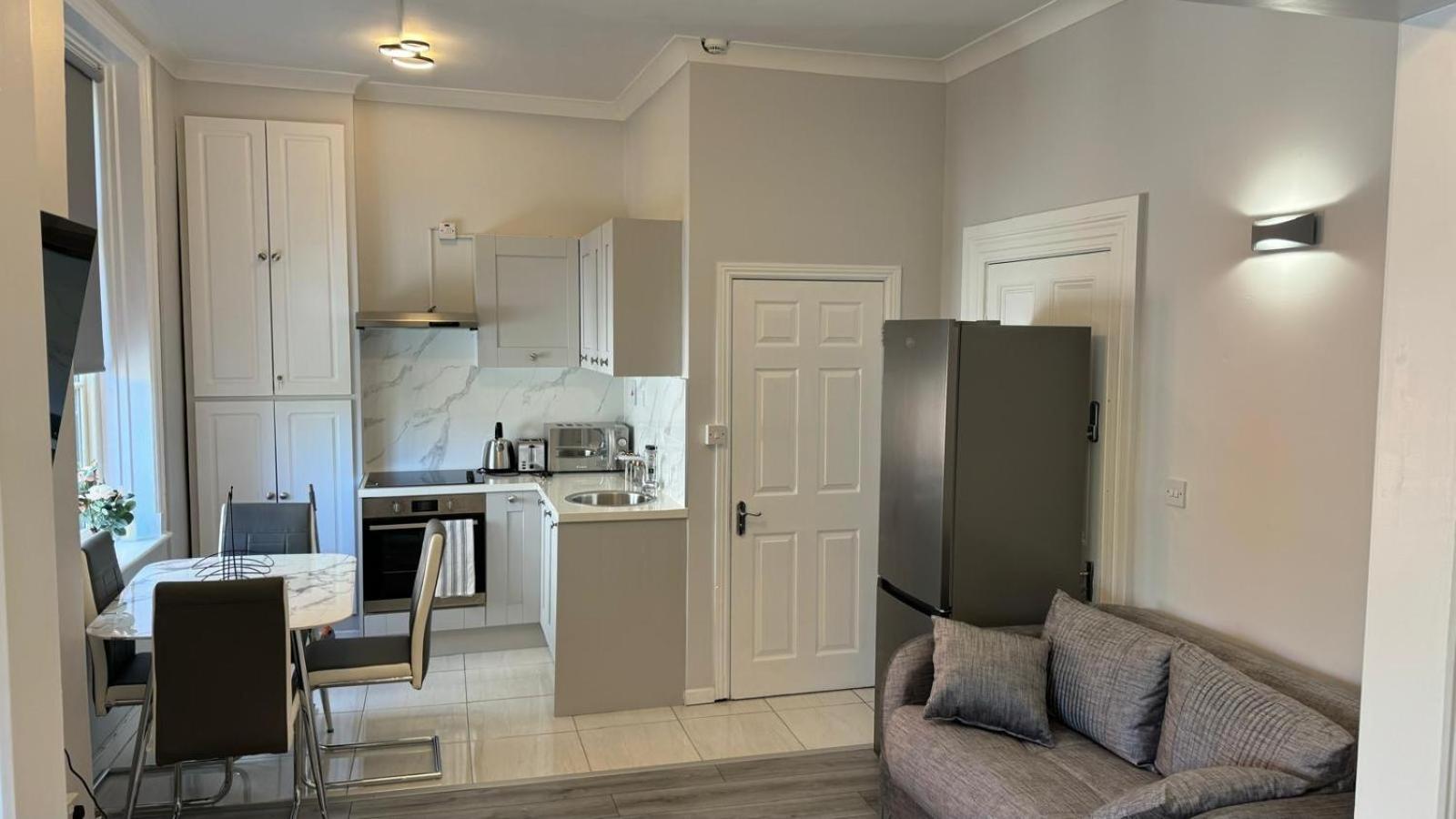 Modern 2-Bedroom Apartment-Dublin City エクステリア 写真